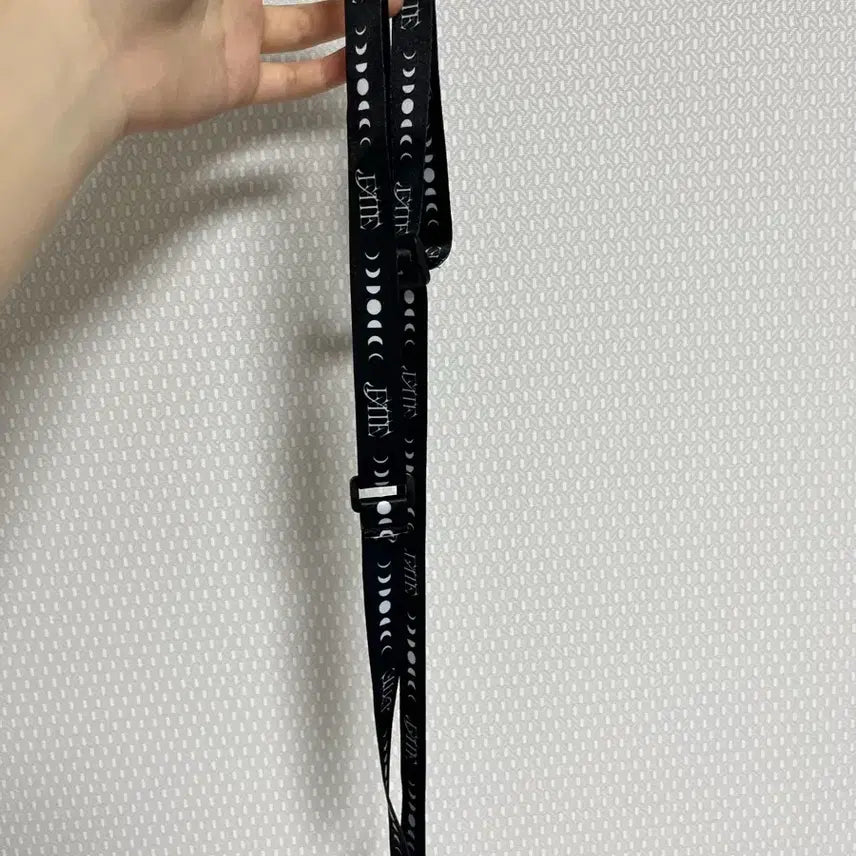 [BUNJANG] ENHYPEN FATE Lightstick Lanyard / 엔하이픈 페이트 응원봉 목걸이 줄