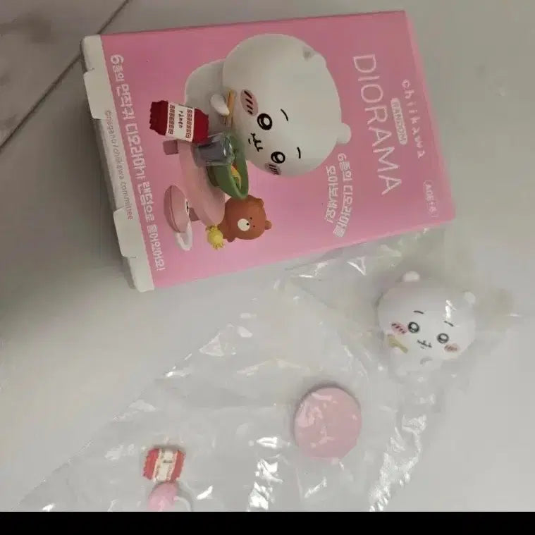 [BUNJANG] Chiikawa Random Diorama Figure Set (3 Types) / 먼작귀 치이카와 랜덤 디오라마 피규어 3종 일괄