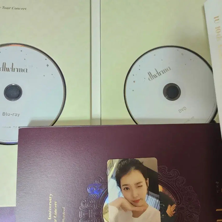 [BUNJANG] IU 10th Anniversary Concert Blu-ray / 아이유 IU 10주년 콘서트 블루레이