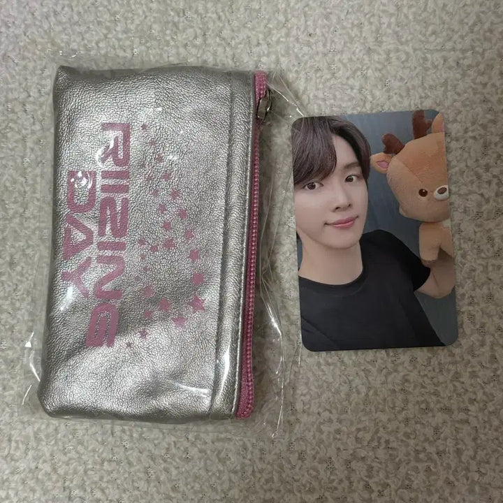 [BUNJANG] RIIZE Sungchan Rising Day Pouch Wallet + Photocard (Unsealed) / 라이즈 성찬 우락밤 라이징데이 파우치 지갑 + 포토카드 단순 개봉 제품 양도