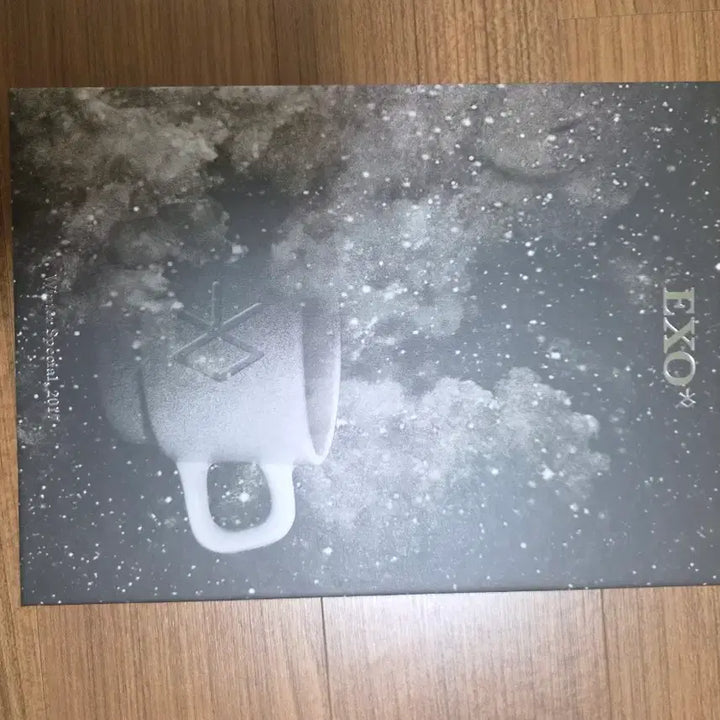 [BUNJANG] EXO Winter Special Album Universe 2017 / EXO 겨울 스페셜 앨범 Universe 2017(포카o)