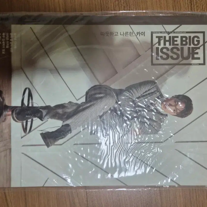[BUNJANG] EXO Kai 2017 Big Issue Korea Photobook / 2017년 빅이슈 코리아 카이 화보집