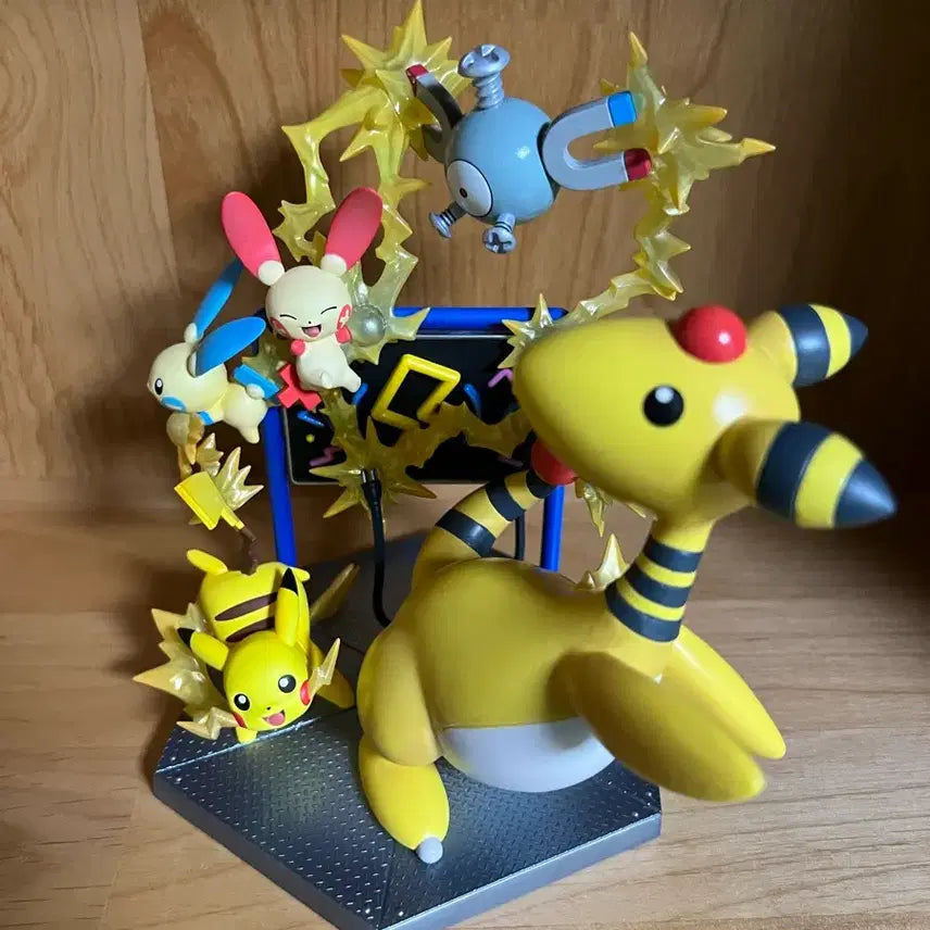 [BUNJANG] Megahouse GEM Pokemon Electric Type Series Pikachu &amp; Lanturn Figure Set with Special Edition Bonus / 택포18) 메가하우스 gem 포켓몬스터 전기 타입 시리즈 피카츄 전룡 피규어 특전 포함