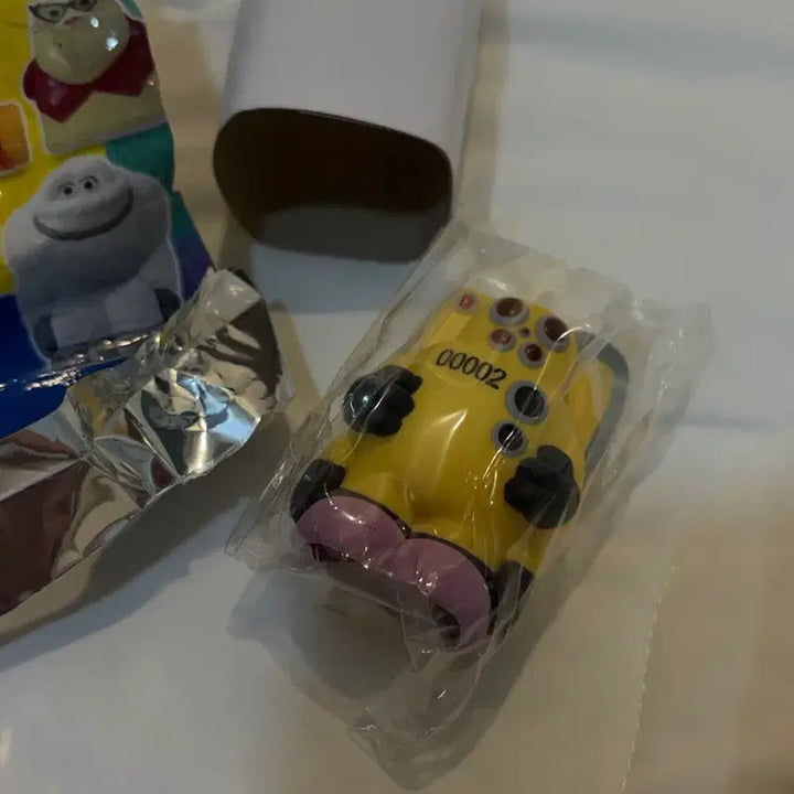 [BUNJANG] Pixar Monsters, Inc. Random Figure (CDA Child Identification Agent) / 픽사 몬스터 주식회사 랜덤 피규어 (아동감지요원 CDA)
