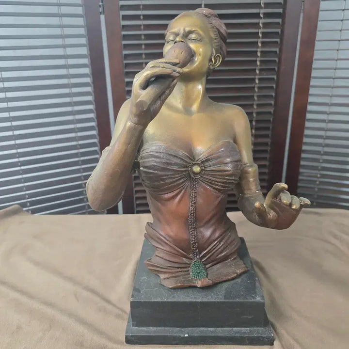 [BUNJANG] Vintage Singer Sculpture (Art Object) / 빈티지 여성 마이크 싱어 조각상(아트오브제)