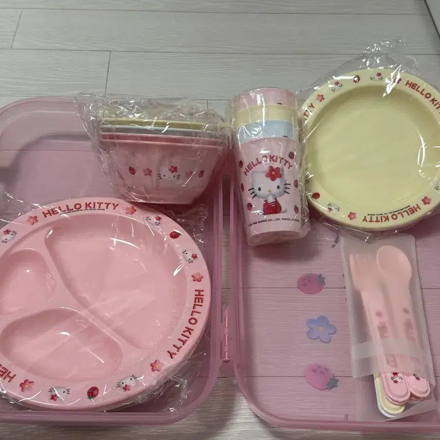 [BUNJANG] Sanrio Hello Kitty Strawberry Picnic Set / (레어/가격인하없음) 고전 딸기키티 피크닉세트