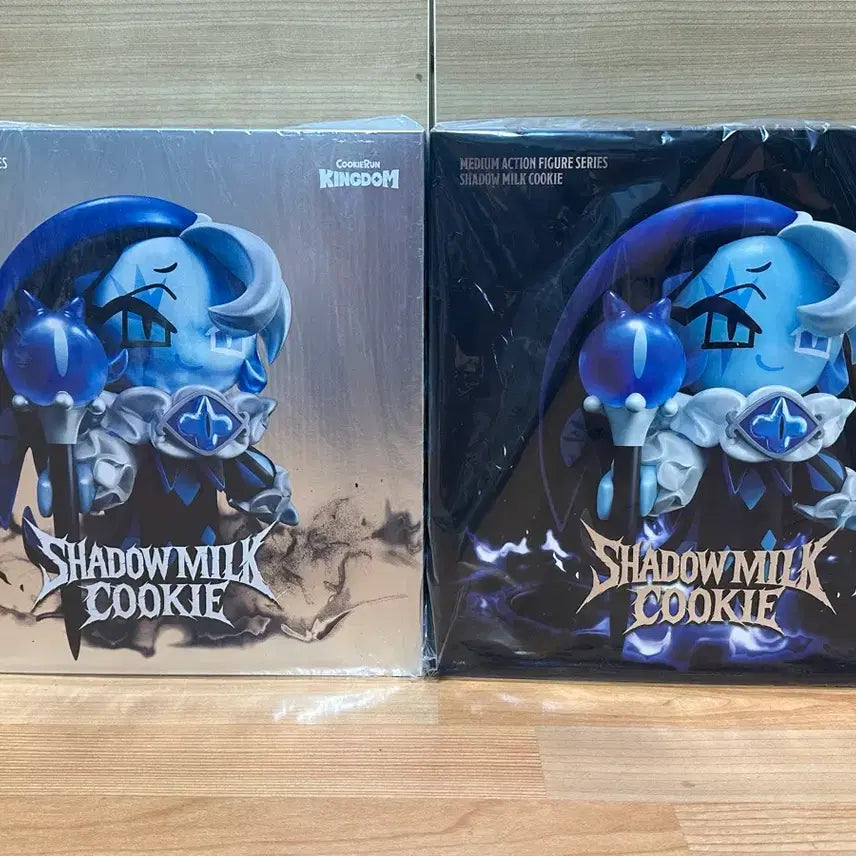 [BUNJANG] Cookie Run Kingdom Shadow Milk Cookie Medium Action Figure Metallic &amp; Regular Bundle Set / 쿠키런 쉐도우밀크 쿠키 중형 액션 피규어 메탈릭, 일반 일괄