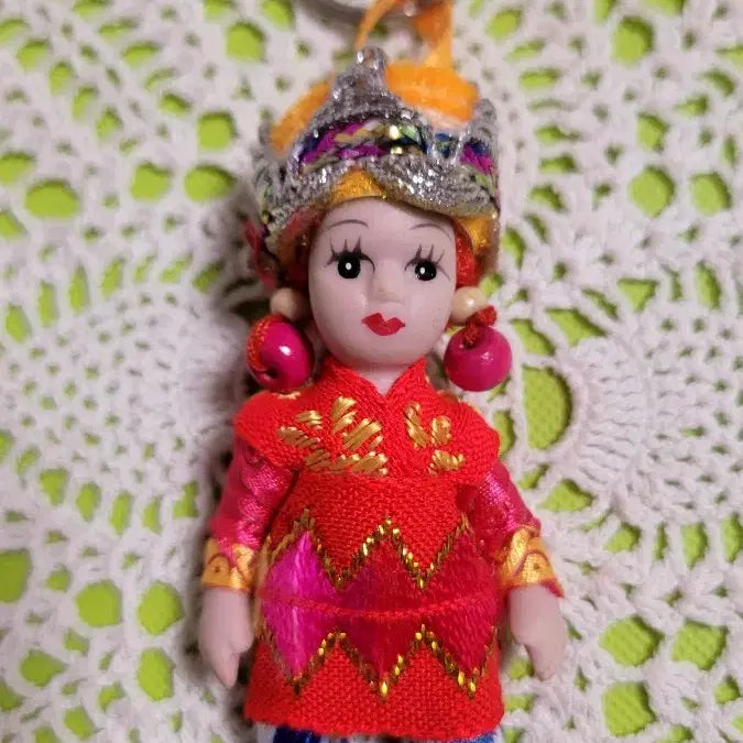 [BUNJANG] Ethnic Minority Traditional Dress Girl Doll Keychain Bundle Set / 소수민족 전통의상을 입고 있는 여아 키링 / 일괄판매 ( 수집품 )