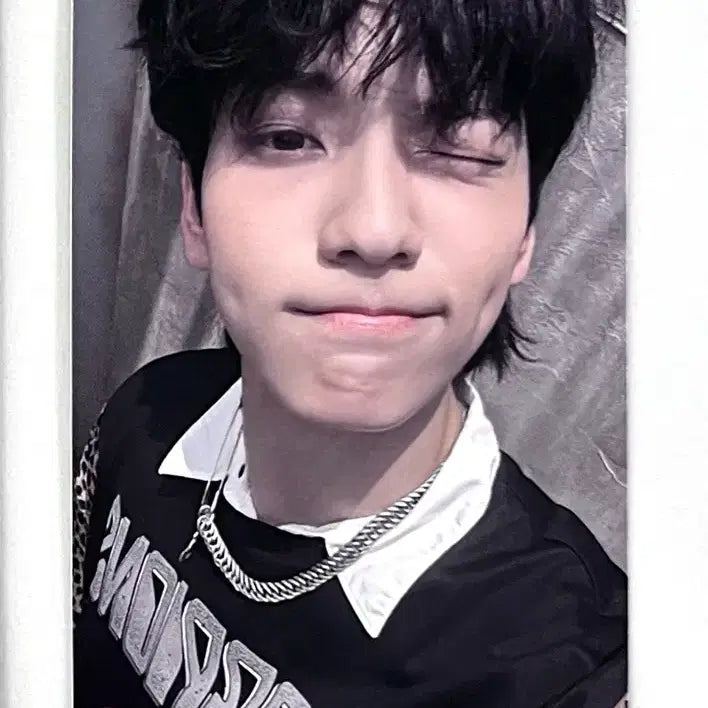 [BUNJANG] TXT Soobin Name Tag FREEFALL Clarity Version Photocard / 투바투 수빈 이름의장 FREEFALL Clarity 버전 보조개 포카 양도