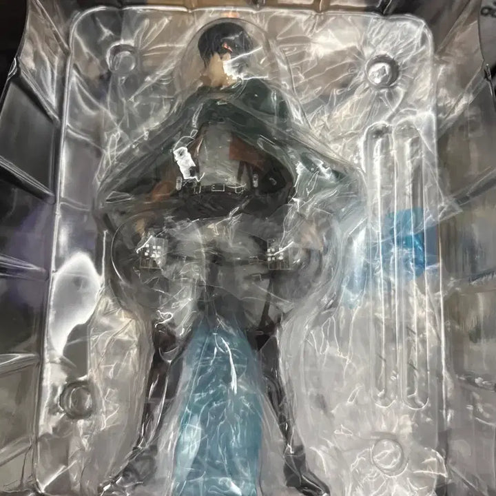 [BUNJANG] Attack on Titan Levi B Prize Acrylic Standee with Keychain / 진격의거인 리바이 B상