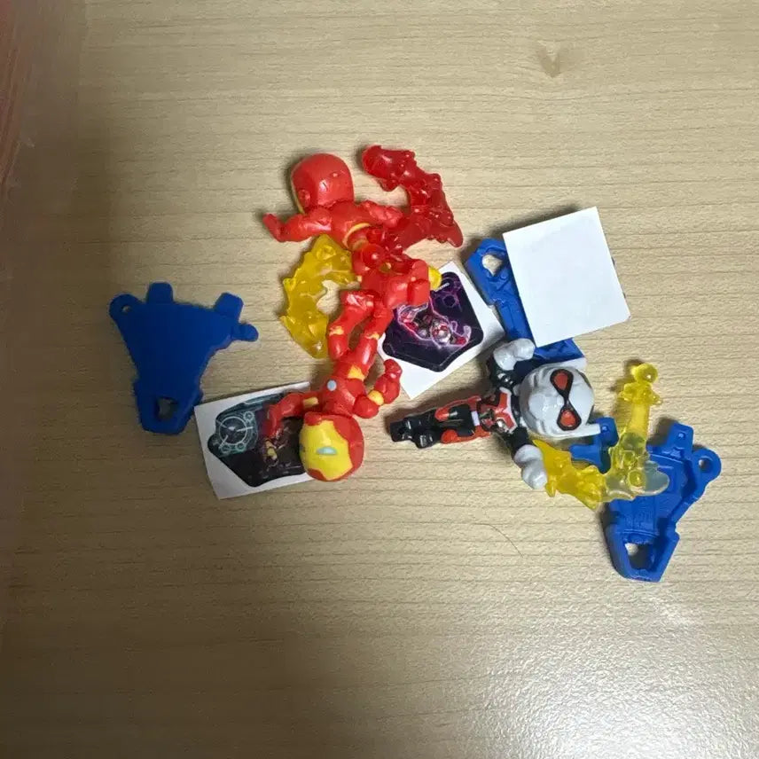 [BUNJANG] Kinder Joy Iron Man Figure / 킨더조이 아이언맨 피규어