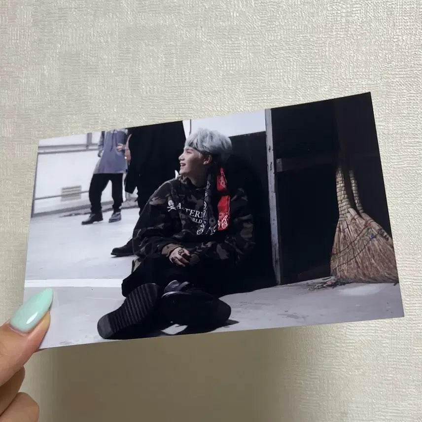 [BUNJANG] BTS SUGA 2018 Exhibition Print Photo / 방탄소년단 BTS 2018 오늘 전시회 인화사진 슈가 윤기