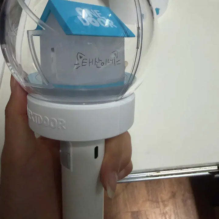 [BUNJANG] BOYNEXTDOOR Wonders Stick w/ Stand / 보넥도 원더스틱 거치대 포함