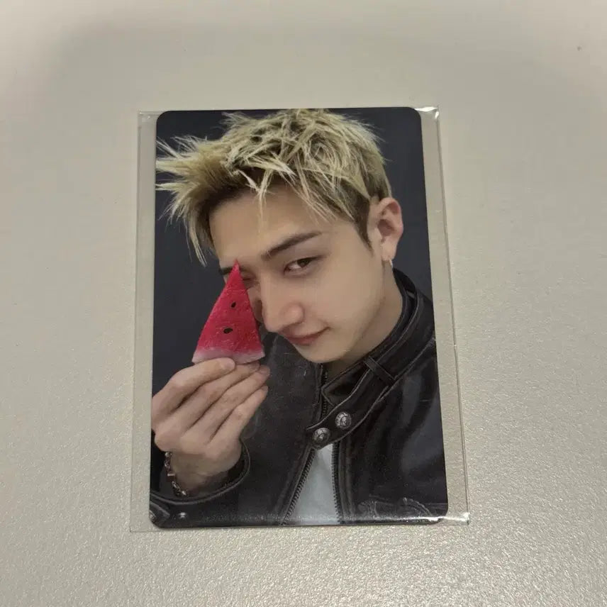 [BUNJANG] Stray Kids Bang Chan DISHES OUT Su-bak Photocard / 스트레이키즈 스키즈 디스앤댓 팬즈 방찬 수박 포카 미개봉