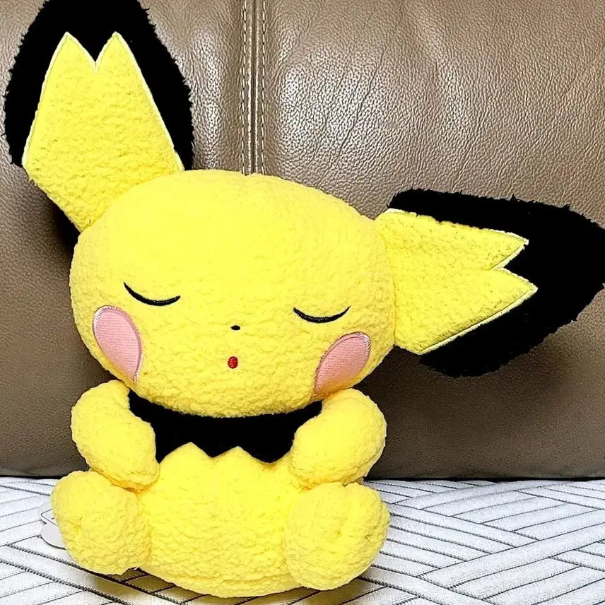 [BUNJANG] Pokemon Pikachu Sleeping Plush Toy (New) / 포켓몬스터 정품 잠자는 피카츄 인형(새상품)