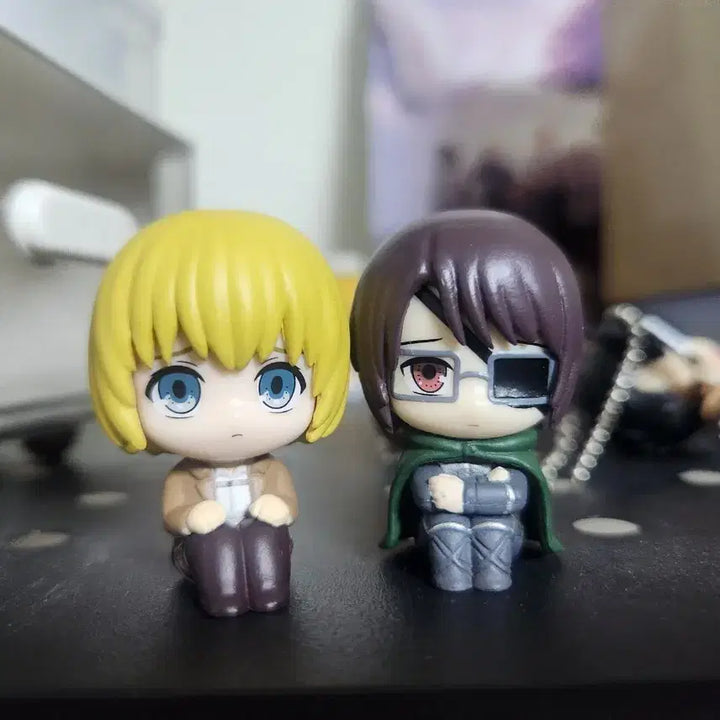 [BUNJANG] Attack on Titan "Machiboke" Armin &amp; Hange Figure / 진격의거인 마치보우케 아르민