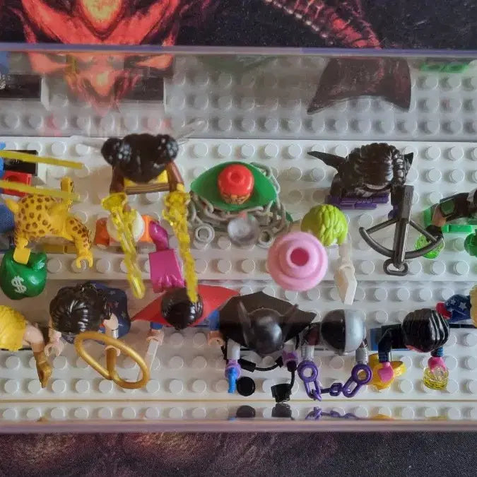 [BUNJANG] LEGO 71026 DC Super Heroes Minifigures Series 16 Bundle with Display Case / 레고 71026 DC 슈퍼 히어로즈 미니 피규어 16종 일괄 전시용 케이스 포함