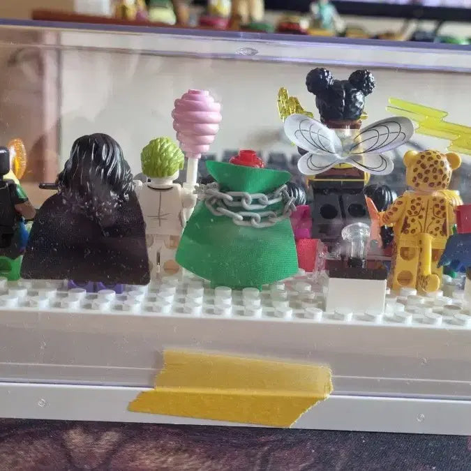 [BUNJANG] LEGO 71026 DC Super Heroes Minifigures Series 16 Bundle with Display Case / 레고 71026 DC 슈퍼 히어로즈 미니 피규어 16종 일괄 전시용 케이스 포함