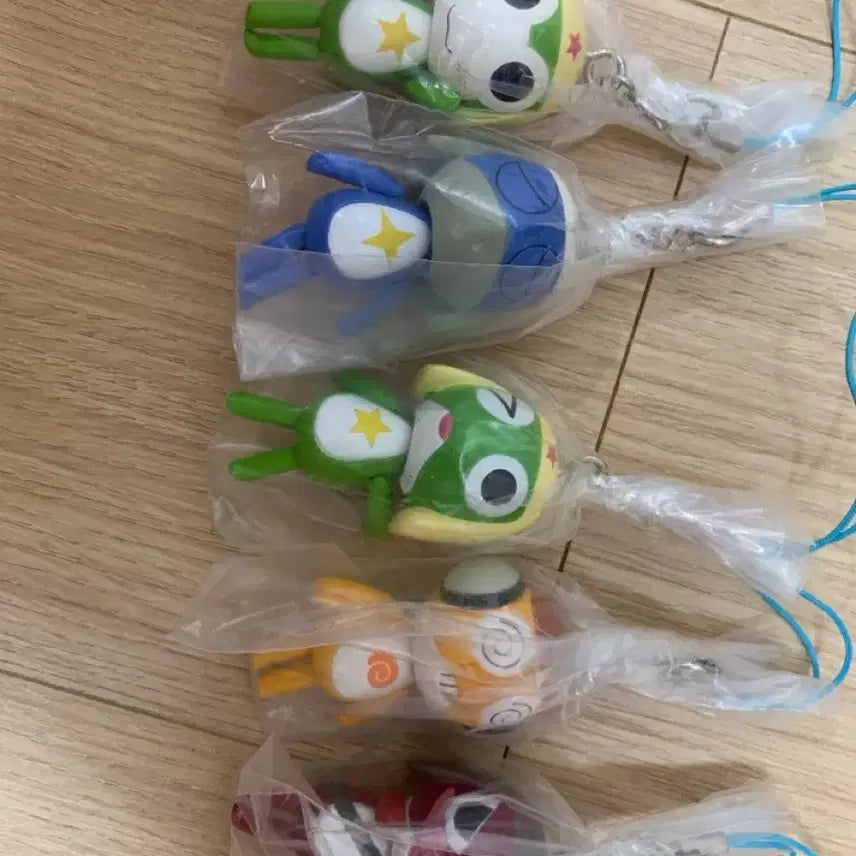 [BUNJANG] Keroro Gunsou Frog Soldier 5-Piece Figure Set with Clip / 개구리중사 케로로 피규어 5종 세트 고리 클립 스크랩 가챠 대롱대롱