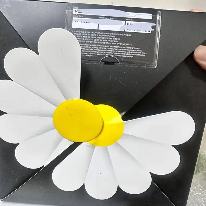 [BUNJANG] G-Dragon Membership Kit Petals Version / 지드래곤 멤버십 키트