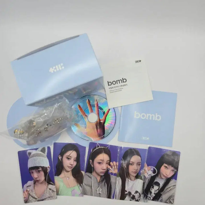 [BUNJANG] ILLIT BOMB Merch Ver. In-ear Earphones Album / 아일릿 ILLIT BOMB Merch Ver 인이어 이어폰 앨범 풀구성