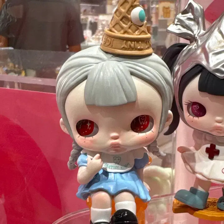 [BUNJANG] Pop Mart TINY TINY ACT I "Cavity Crying" Figure / 팝마트 TINYTINY ACT I  슈가테라피 룸 시리스 cavity crying