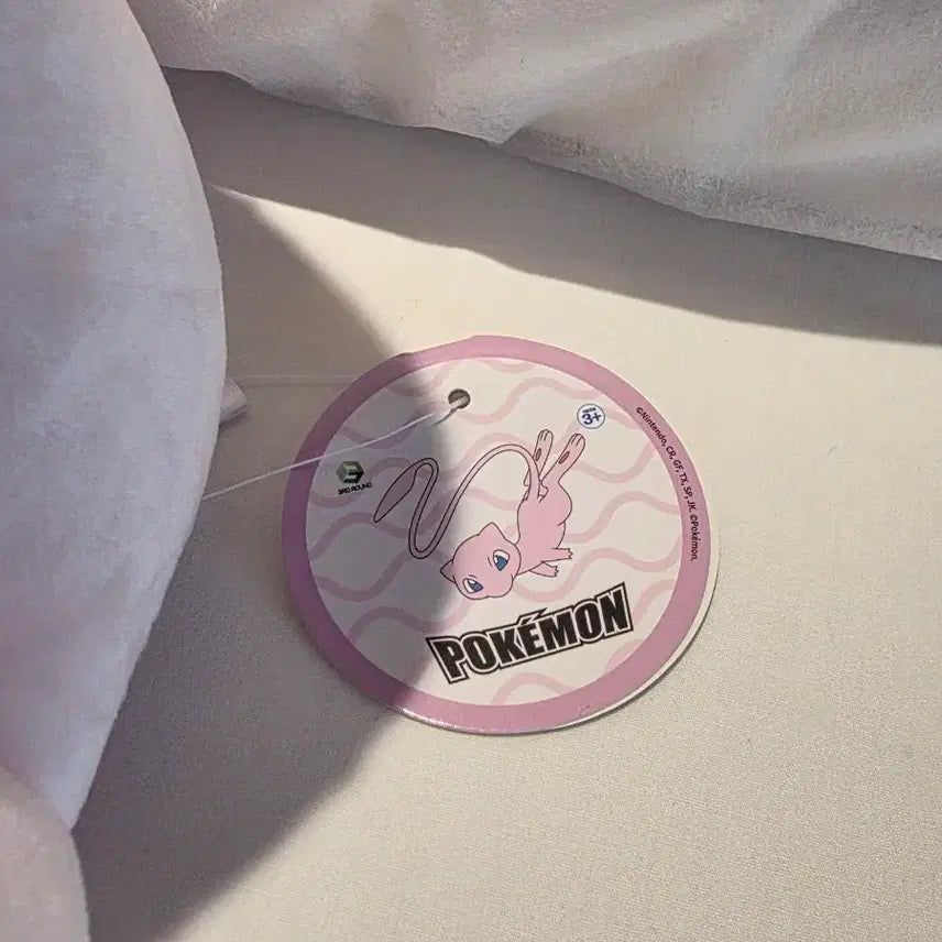 [BUNJANG] Pokemon Mew Plush Toy and Trading Card Bundle / 새상품) 포켓몬스터 뮤 인형 뮤츠 피규어 포켓몬카드 리자몽 황금 피카츄 띠부띠부