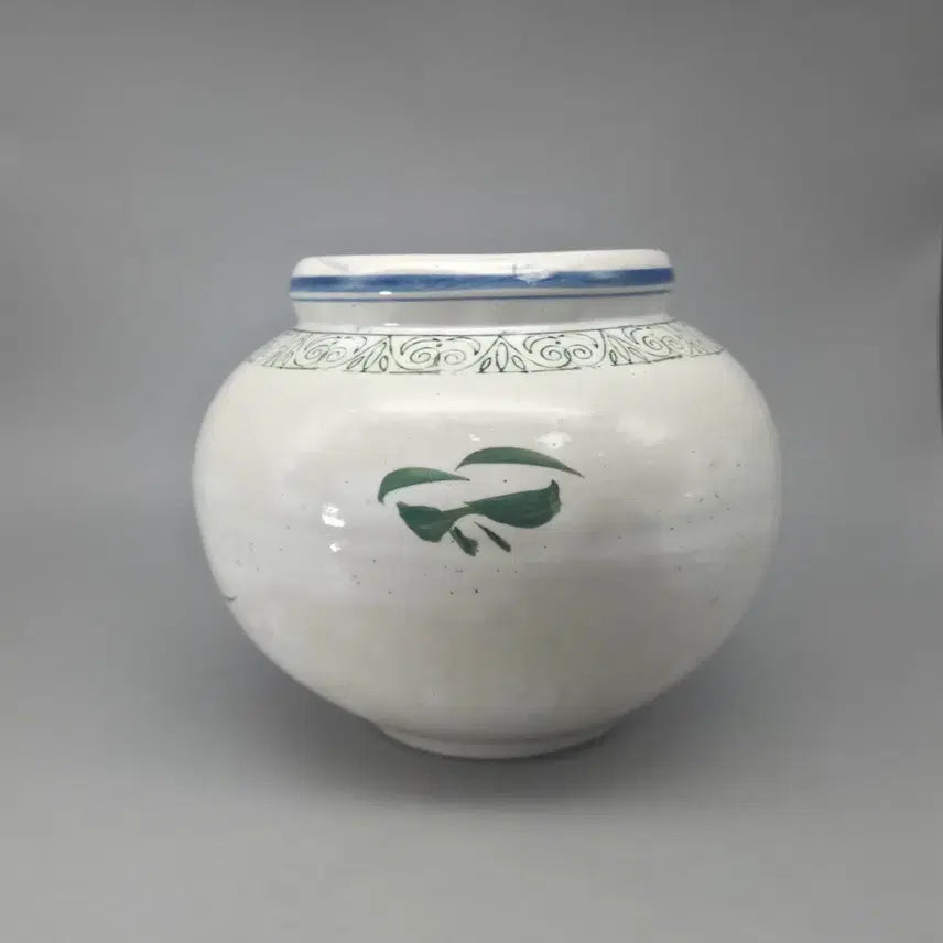 [BUNJANG] Antique Joseon Dynasty White Porcelain Iron-Painted Green Celadon Grape Motif Medium Jar / 골동품 근대사 진품 백자 철화 녹청화 포도문 중형호