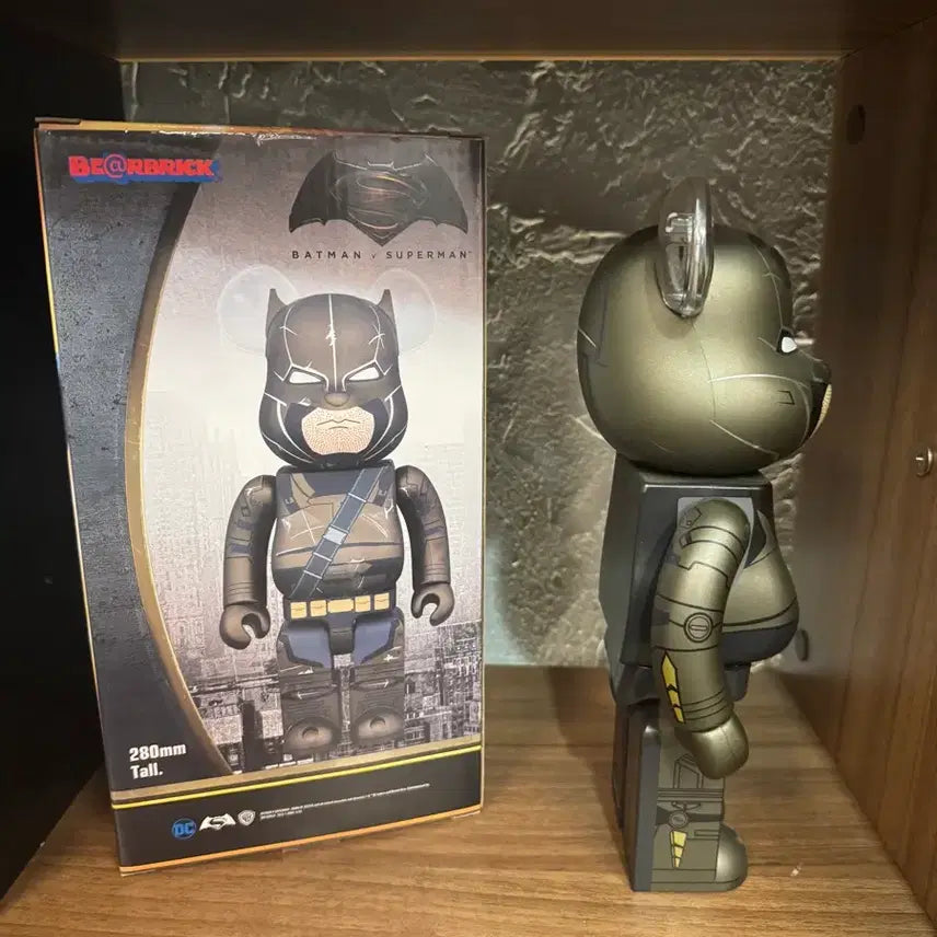 [BUNJANG] Medicom Toy BE@RBRICK Armored Batman 400% / 메디콤토이 베어브릭 배트맨 대 슈퍼맨 아머드 배트맨 400% (BE@RBRICK Armored Batman 400%)