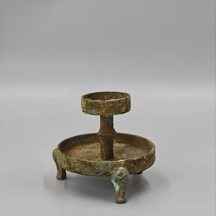 [BUNJANG] Ancient Bronze Tripod Candlestick Chinese Antique Collectible / 출토 추정 오래된 청동 삼족 촛대 중국골동품 고미술품 수집품 출토품