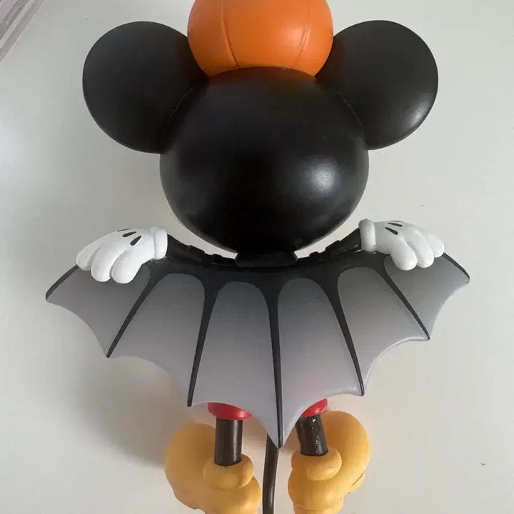 [BUNJANG] Pop Mart Disney Halloween Mickey Mouse Vampire Pumpkin Figure / 팝마트 디즈니 할로윈 미키마우스 피규어 뱀파이어 호박