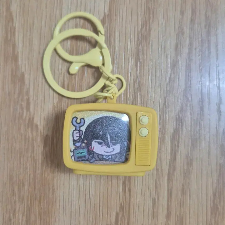 [BUNJANG] Pixelie Ddeultip Kakbyeol Retro TV Keyring / 픽셀리 뜰팁 각별 미수반 레트로 TV 키링