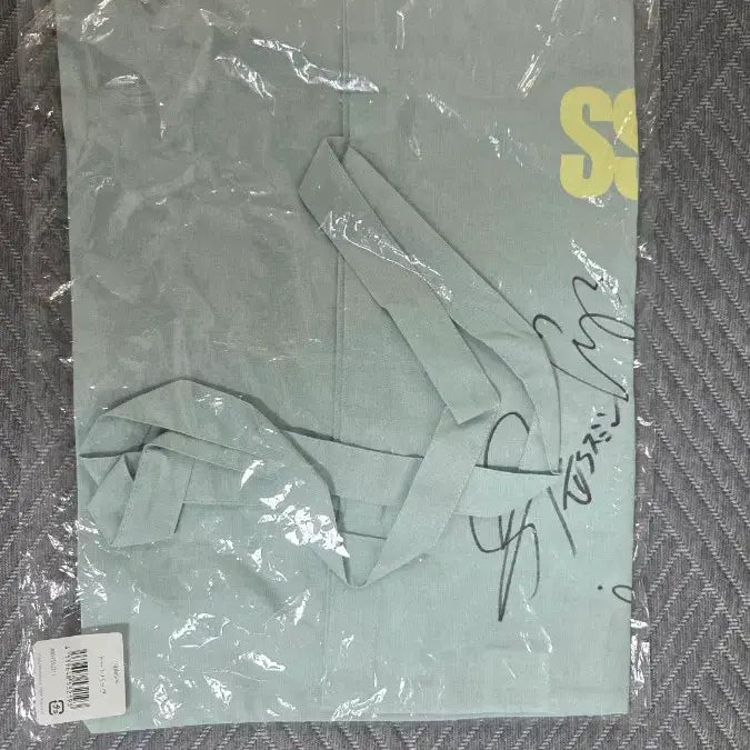 [BUNJANG] TripleS Hayoung All Members Autographed Eco Bag / 트리플에스 핫찌 전원 친필 싸인 에코백