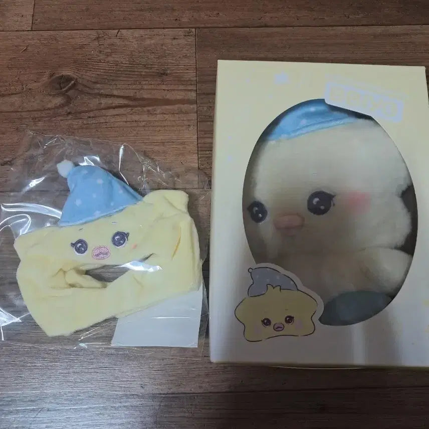 [BUNJANG] NMIXX Goods Set (Plush Doll &amp; Lightstick Cover) / 엔믹스 굿즈 팝니다