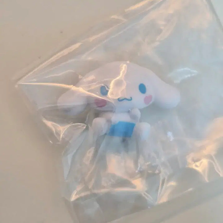 [BUNJANG] Sanrio Cinnamoroll Hugcot Figure / [소장품] 산리오 가챠 > 시나모롤 허그코트 피규어