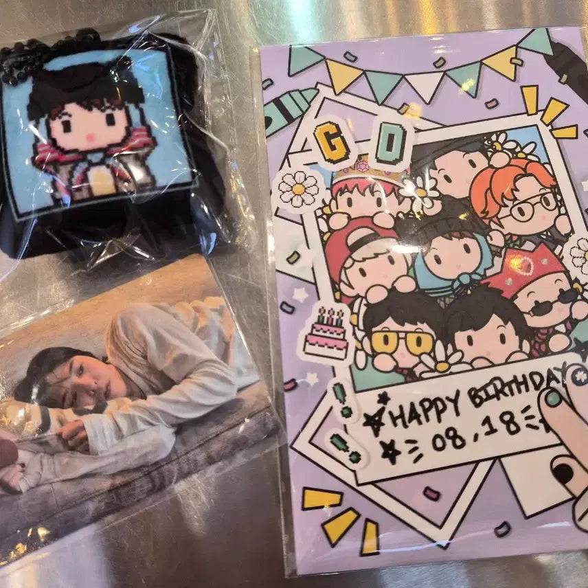 [BUNJANG] G-Dragon Popup PamKit + Gacha Bundle Set / 지디 지드래곤 팝업 팸키트 + 가챠 1개 + happy gift  일괄