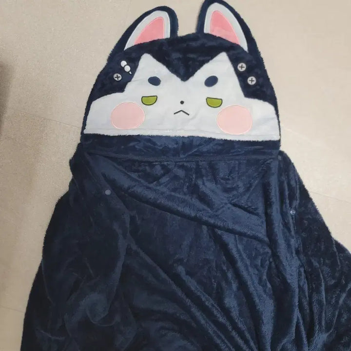 [BUNJANG] SCOSHIZM Robo Froster Pajamas Hoodie Blanket / 스코시즘 로보 프로스터 굿즈 수면 잠옷 후드 담요