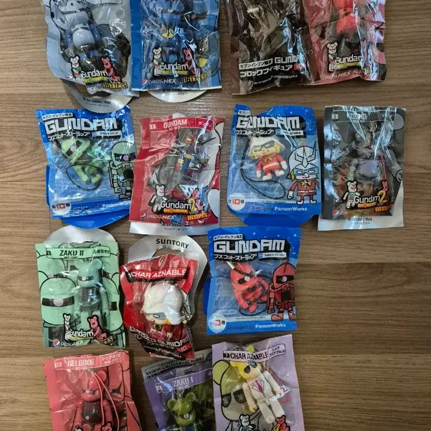 [BUNJANG] Gundam Character Keychains Bundle Set / 샤아아즈나블, 자쿠, 지옹 등 건담 키링 일괄 판매