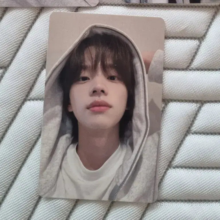 [BUNJANG] TWS Shinyu Sparkling Blue Weverse Album Photocard / 투어스 신유 스파클링 블루 위버스 앨범 포카