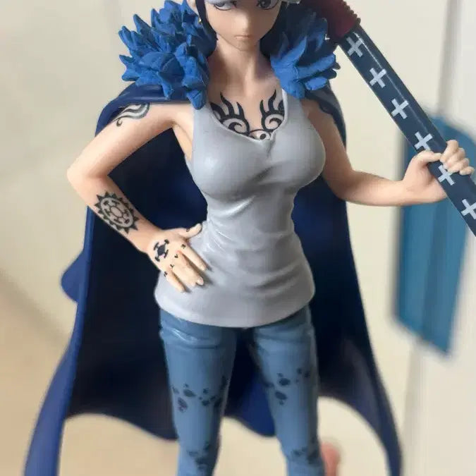 [BUNJANG] One Piece Trafalgar Law Figure / 원피스 트라팔가 로 로우 피규어