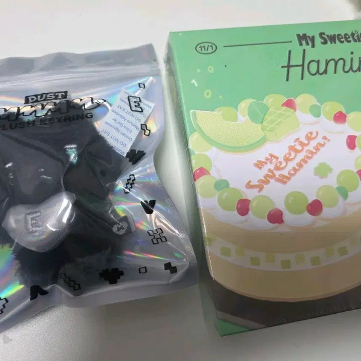 [BUNJANG] MYME Kpop Group Hamin 2024 Birthday Kit Bundle Set / 까만 먼지 먀미+ 하민 2024 생일키트 원가양도