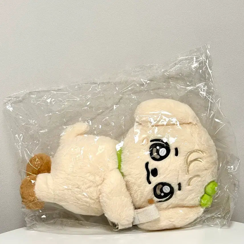 [BUNJANG] IVE Ahn Yujin MiniBr Hug Bag Sealed (Photocard Not Included) / 아이브 안유진 미니브 강안지 허그 가방 미개봉 (포카X)