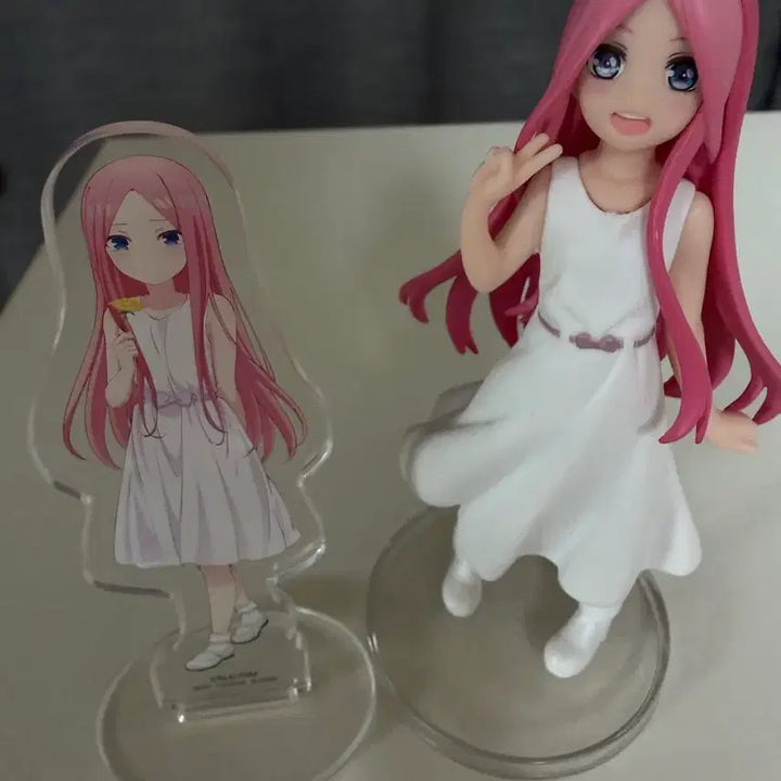 [BUNJANG] The Quintessential Quintuplets Rena Figure &amp; Acrylic Stand / 5등분의 신부 레나 피규어&amp;아크릴 스탠드