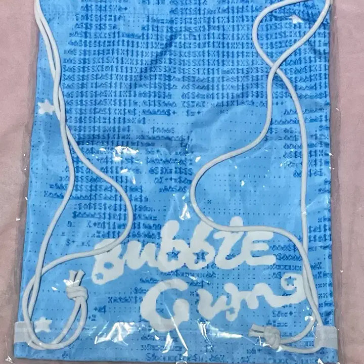 [BUNJANG] NewJeans Hanni Gym Sack Sealed / 뉴진스 하니 짐색 미개봉 양도