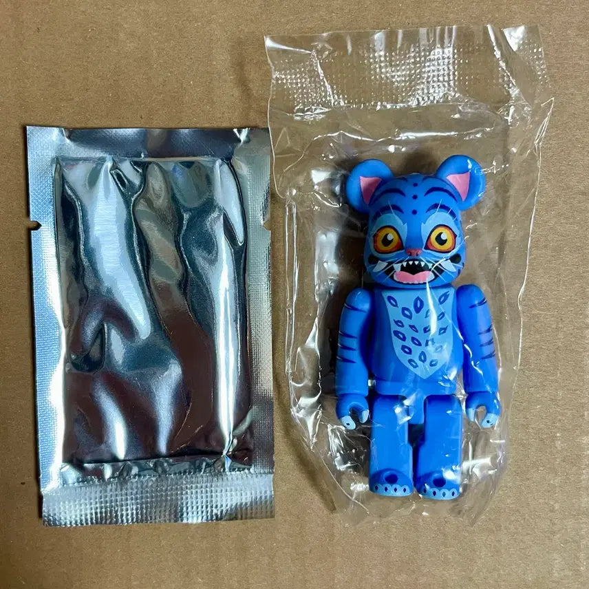 [BUNJANG] Medicom Toy Bearbrick KAWS:DUFFY Sealed / 베어브릭 케데헌 더피 미개봉