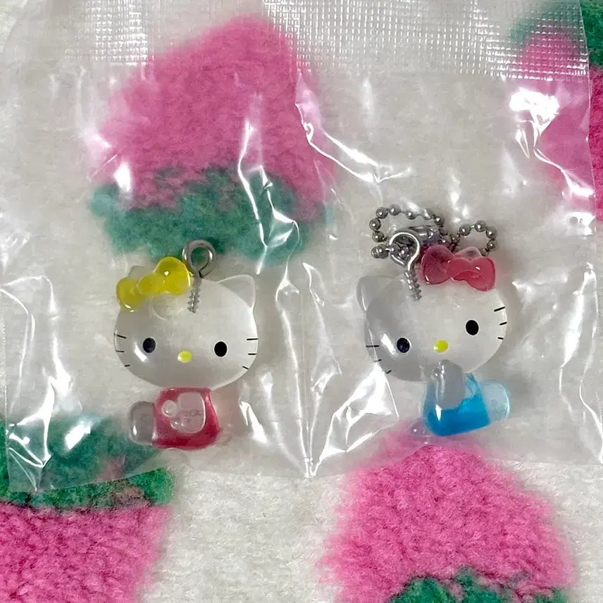 [BUNJANG] Sanrio Nakayoshi Drop Charm Hello Kitty Gacha Keyring / 산리오 나카요시 드롭 참 헬로키티 가챠 키링 양도