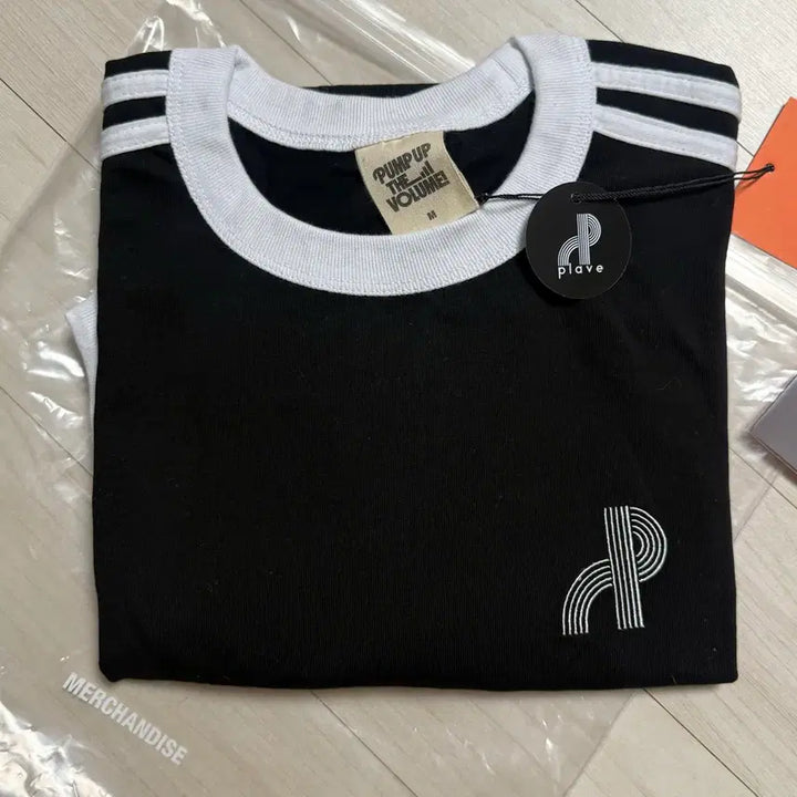 [BUNJANG] PLAVE Ringer T-Shirt Black Size M (Sealed) / 미개봉)플레이브 링거티 M 사이즈