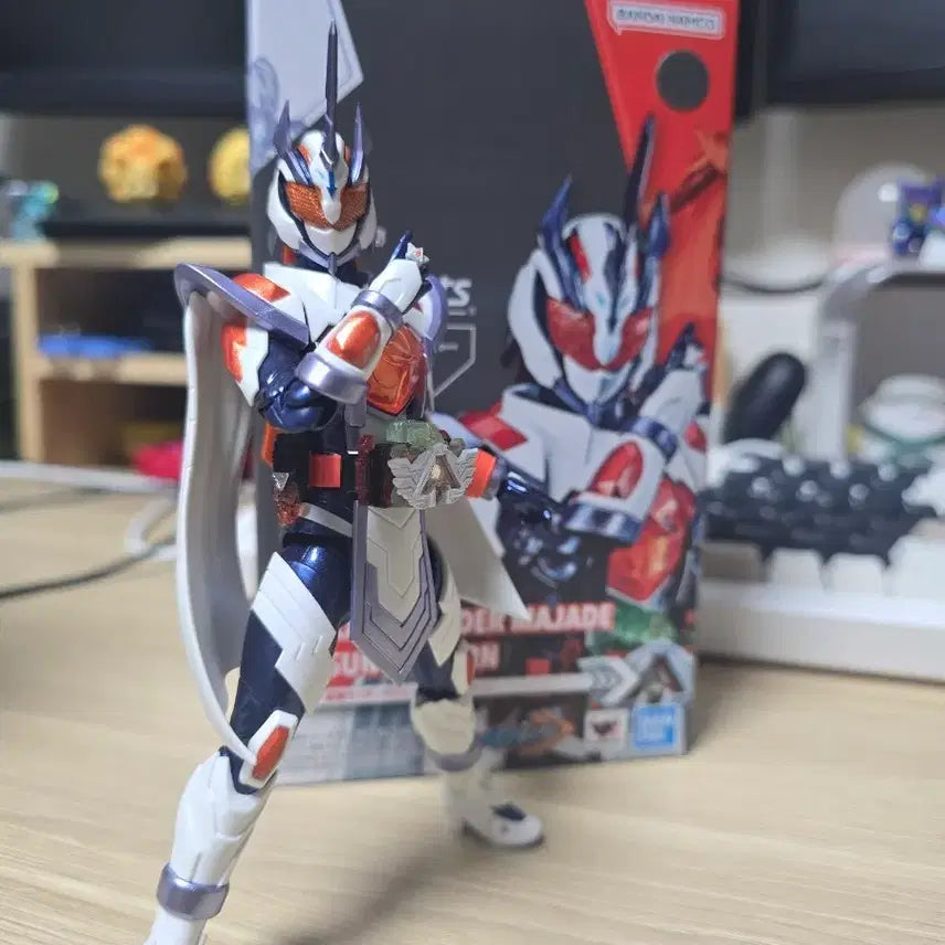 [BUNJANG] S.H.Figuarts Kamen Rider Gekitoha Sun Unicorn / 가면라이더 갓챠드 / Shf 가면라이더 마제이드 썬유니콘