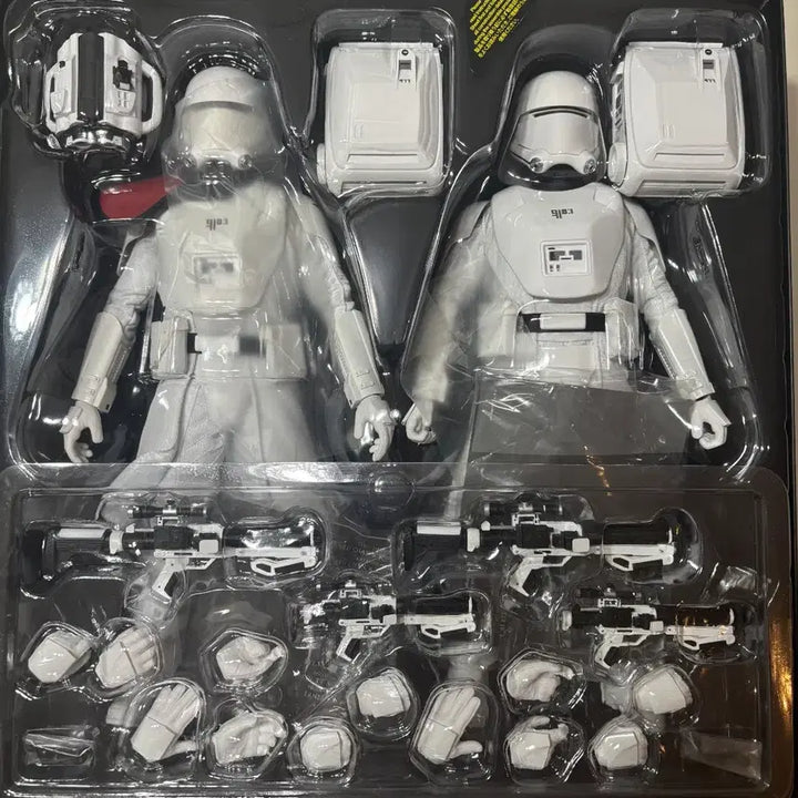[BUNJANG] Hot Toys Star Wars First Order Snowtrooper (Standard &amp; Special Forces) Action Figure Set / 핫토이 스타워즈 퍼스트오더 스노우트루퍼 합본
