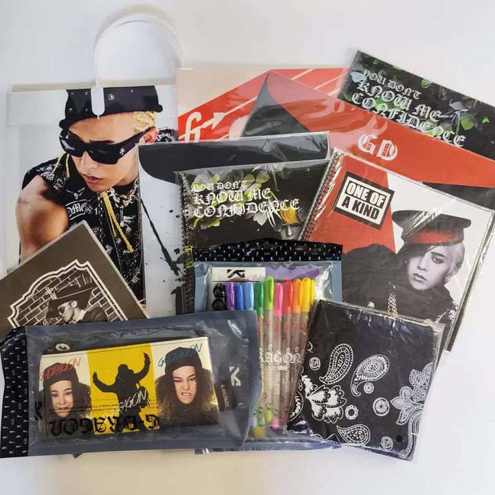 [BUNJANG] BIGBANG G-DRAGON Official Goods &amp; Stationery Bundle Set / [미개봉] 빅뱅 지드래곤(GD) 굿즈 및 문구류 등 11종 SET 일괄